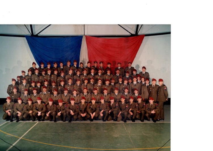 Photo de classe Les engagés de RLA Chef de corps compri de 1982, Régiment De Livraison Par Air Photo de classe Les engagés de RLA Chef de corps compri de 1982, Régiment De Livraison Par Air