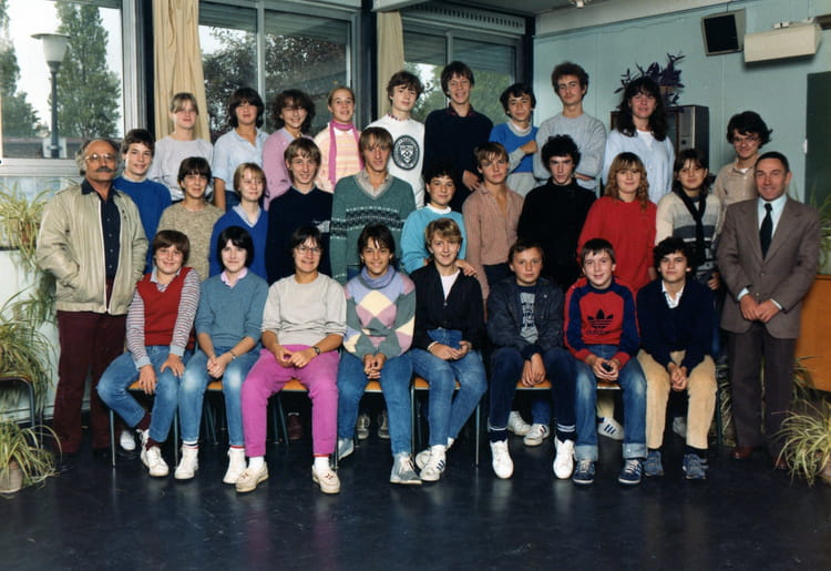 Photo de classe 3ème 2 - 1983/84 de 1983, Collège Claude Monet