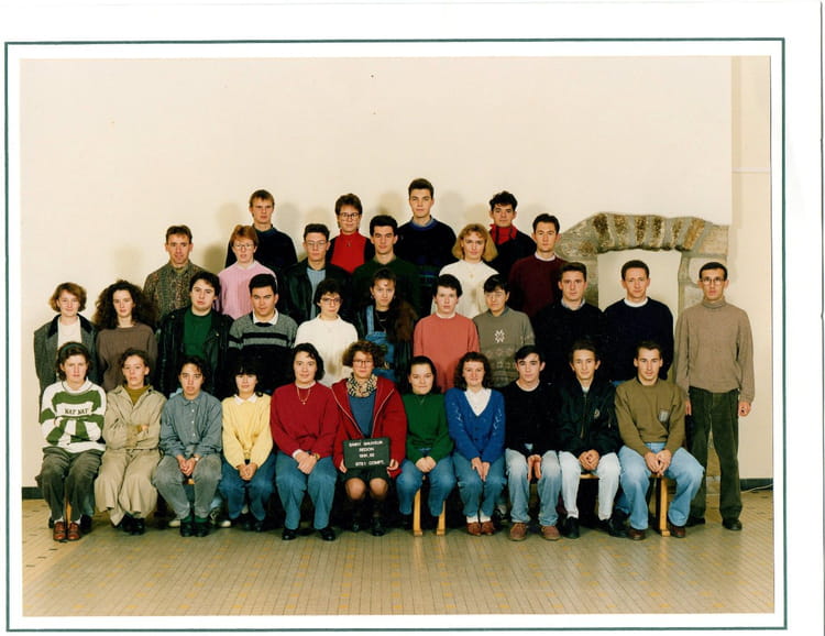Photo de classe BTS COMPTA de 1992, Lycée Saint-sauveur - Copains d'avant