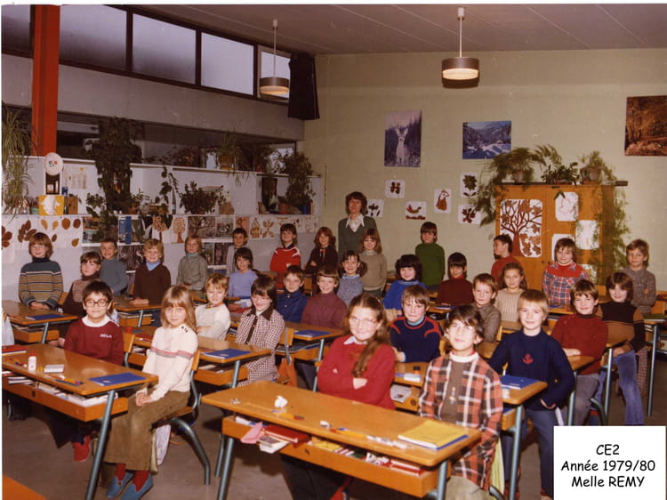 Photo De Classe Ce2 Annee 1979 80 Melle Remy De 1979 Ecole Pierre Et Marie Curie Saint Nicolas De Port Copains D Avant