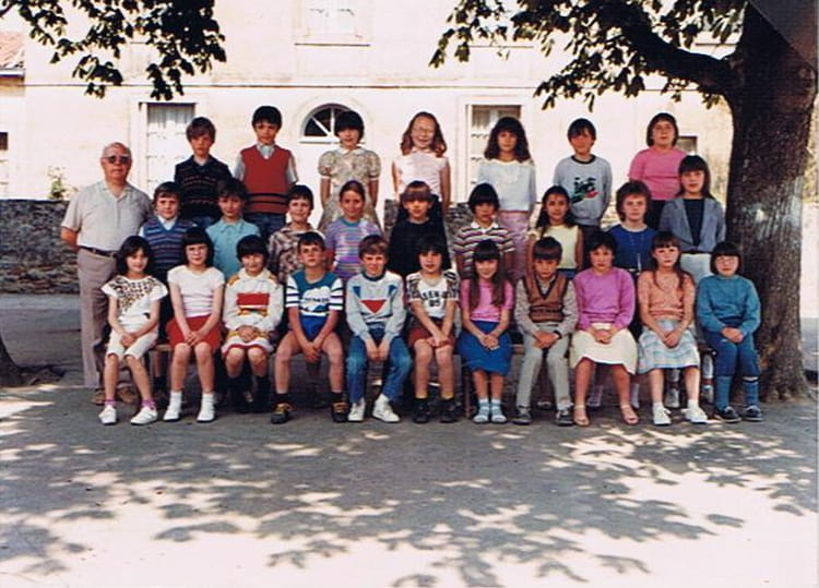 Photo de classe CM1 de 1984, Ecole Sainte Marie (Vallet) - Copains d'avant