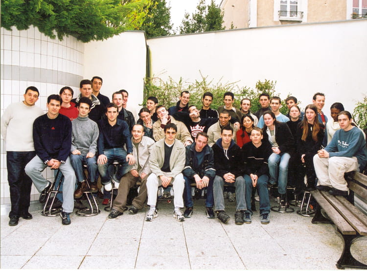 Photo de classe 1ère Année BTS IG de 2003, NOTRE DAME LA RICHE ...