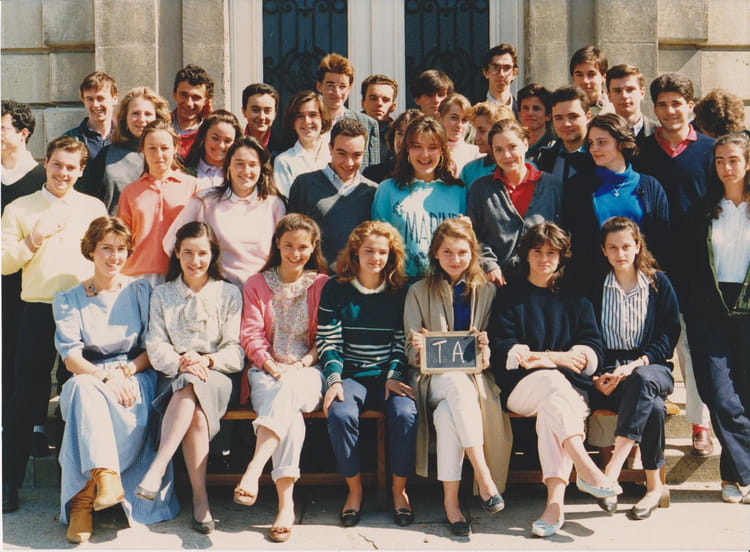 Photo de classe Terminale A2 19861987