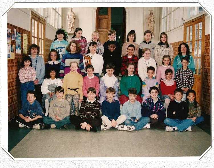 Photo de classe CM2 de 1994, ECOLE SAINTE FAMILLE DES MINIMES Copains