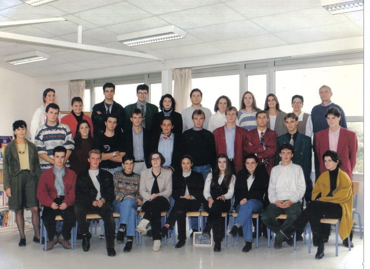 Photo de classe BTS FORCE DE VENTE de 1993, Lycée Saint-joseph ...