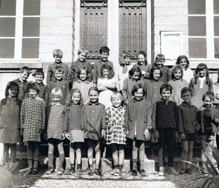 Photo de classe ECOLE D ACY ROMANCE de 1969, Ecole Des Trois Chateaux