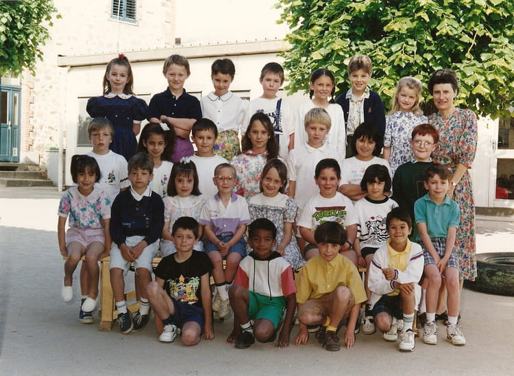 Photo de classe CE1 CE2 de 1992, Ecole Sainte Margueritemarie