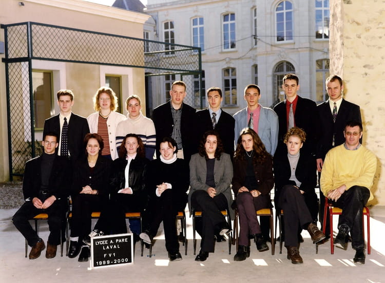 Photo de classe BTS Force de vente de 2000, Lycée Ambroise Paré ...