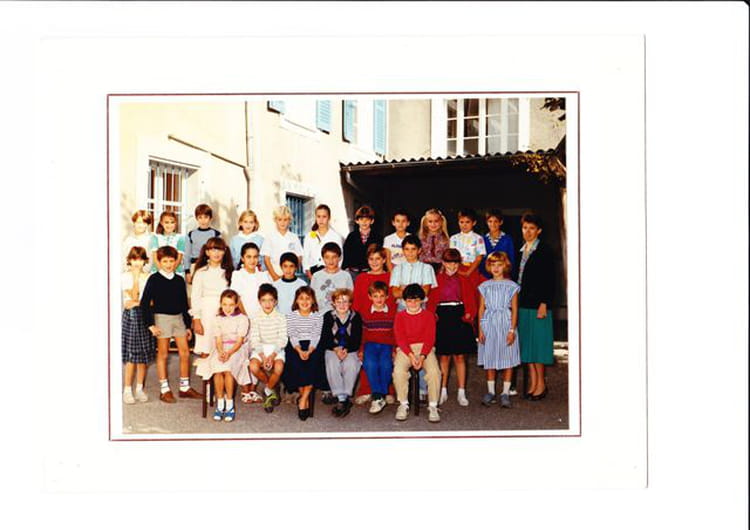 Photo de classe CM1 de 1986, Ecole Sainte Jeanne D'arc (Gap) Copains