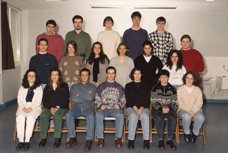Photo de classe T STT GESTION 1995-1996 de 1995, Lycée Jean Monnet ...