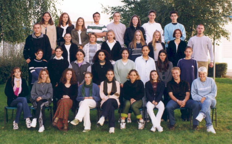 Photo de classe Tle STT ACA de 2001, Lycée Du Granier - Copains d'avant