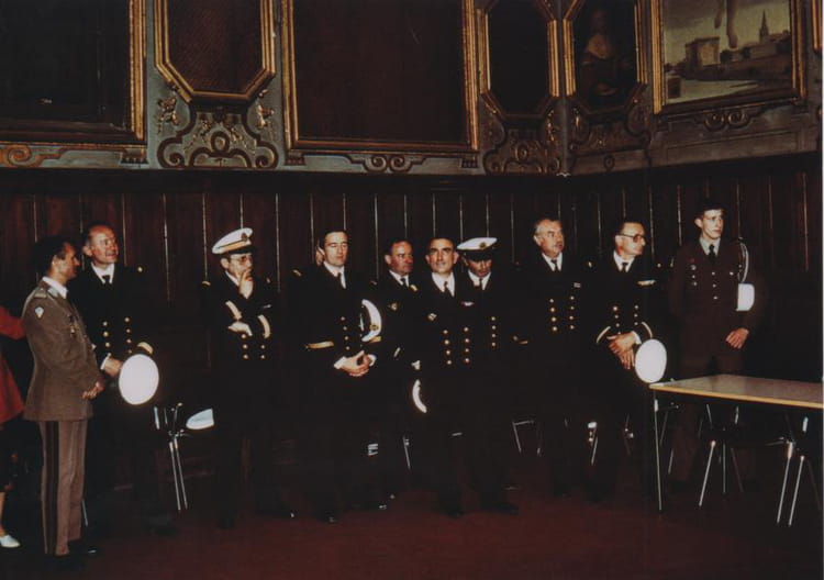 Photo De Classe Encadrement à L époque De La Préparation Militaire Photo De Classe Encadrement à L époque De La Préparation Militaire