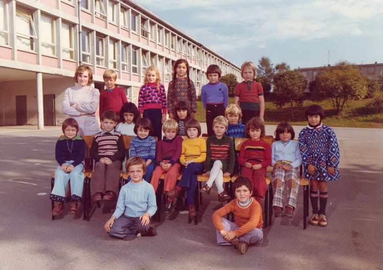 photo-de-classe-ecole-primaire-du-bruch-de-1975-ecole-bruch