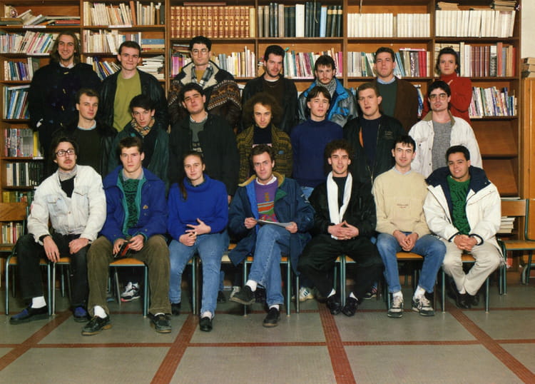 Photo de classe 2 BTS CN 1991-1992 de 1991, ARISTIDE BRIAND - Copains d ...