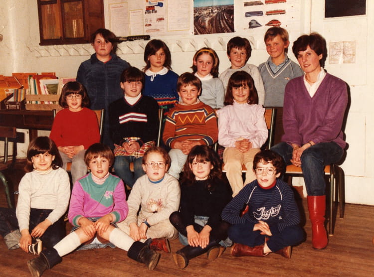 Photo de classe Angerville Bailleul de 1984, Ecole Primaire (Angerville