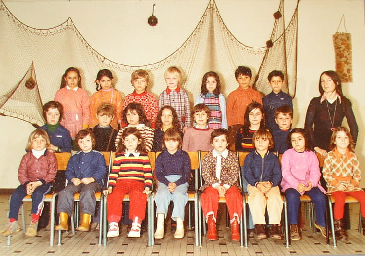 Photo de classe Cp année 19731974 de 1973, ECOLE EUGENIE COTTON Copains d'avant Photo de classe Cp année 19731974 de 1973, ECOLE EUGENIE COTTON Copains d'avant