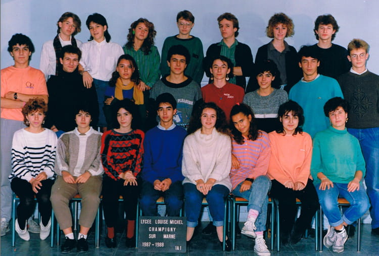 Photo de classe Terminale A1 de 1989, Lycée Louise Michel - Copains d'avant
