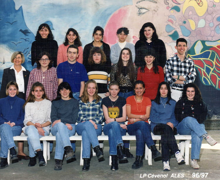 Photo de classe SECRETARIAT de 1996, Lycée Professionnel Centre Cévenol