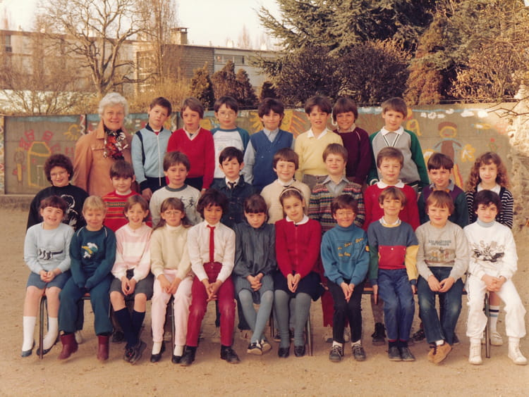 Photo de classe CE2 de 1983, ECOLE SAINTE MARIE - Copains d'avant