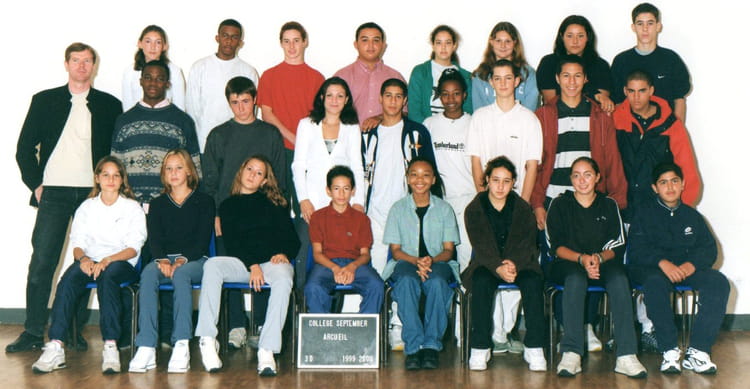 Photo de classe 3ème D de 1999, Collège Dulcie September Copains d'avant