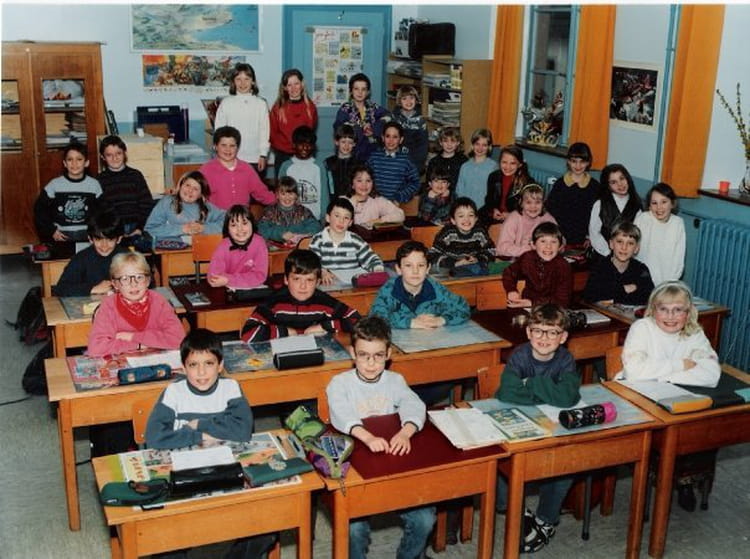 Photo de classe CE 2 (1993-1994) de 1994, Ecole Mixte (Ecole Des Filles ...