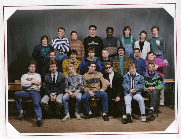 Photo de classe Term bts mai de 1990, Lycée Gaston Bachelard - Copains ...