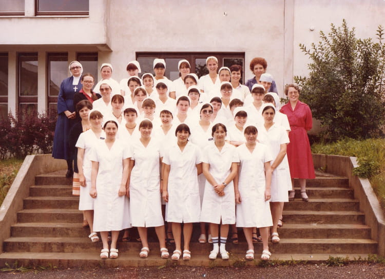 Photo de classe école d'infirmières promo 78/81 de 1980, Institut De Formation En Soins Photo de classe école d'infirmières promo 78/81 de 1980, Institut De Formation En Soins