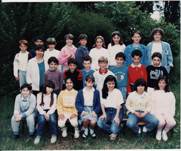 Photo de classe CM2 de 1986, ECOLE INSTITUTION SAINTE MONIQUE Copains