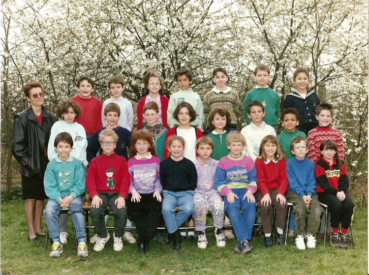 Photo de classe CE2b de 1990, ECOLE NOTRE DAME DU BON CONSEIL Copains