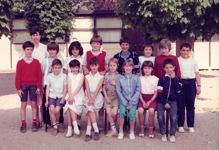 Photo de classe CM1 1983-1984 de 1984, ECOLE SAINTE MARIE - Copains d'avant
