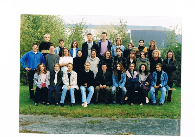 Photo de classe BTS Communication et actions publicitaires 1994-1996 de ...