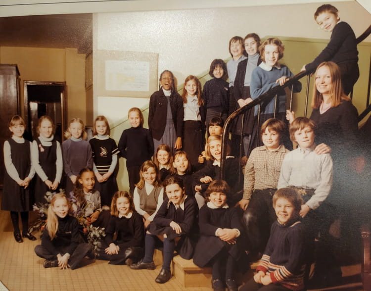 Photo de classe Année 7980 en 9emeD Louise de Bettignies de 1980