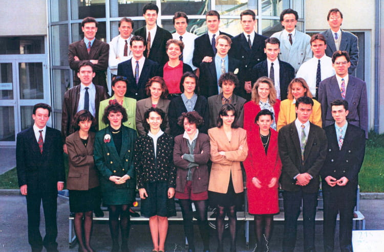 Photo de classe BTS ACTION CO 2EME ANNE 1991 1992 de 1991, Lycée Sainte ...