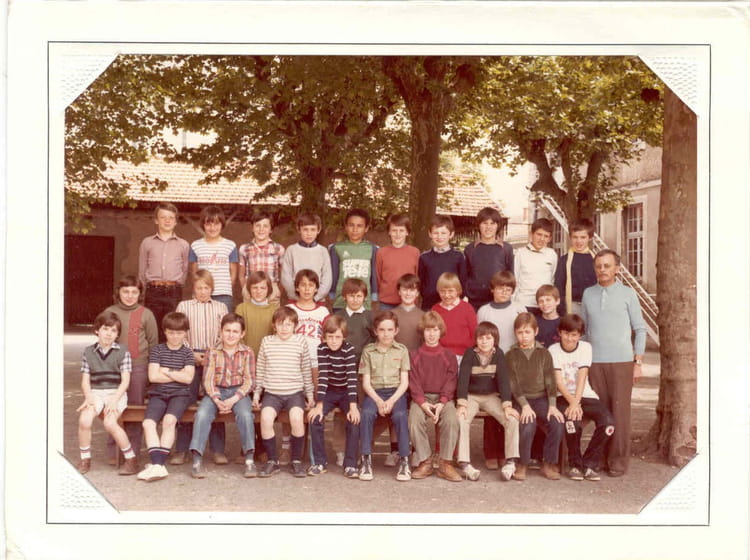 Photo de classe CM2 de 1981, Ecole Primaire Sainte Marthe Saint Jean