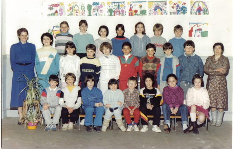 Photo de classe Cm1 cm2 de 1985, ECOLE SAINTE MARIE - Copains d'avant