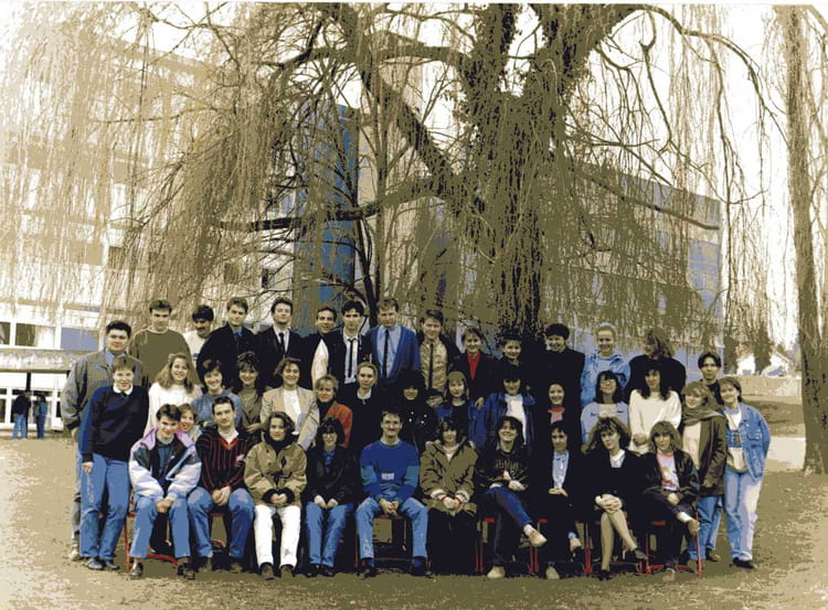 Photo de classe TS2 BTS COMPTA AVEC LES TS1 de 1990, Lycée Polyvalent ...