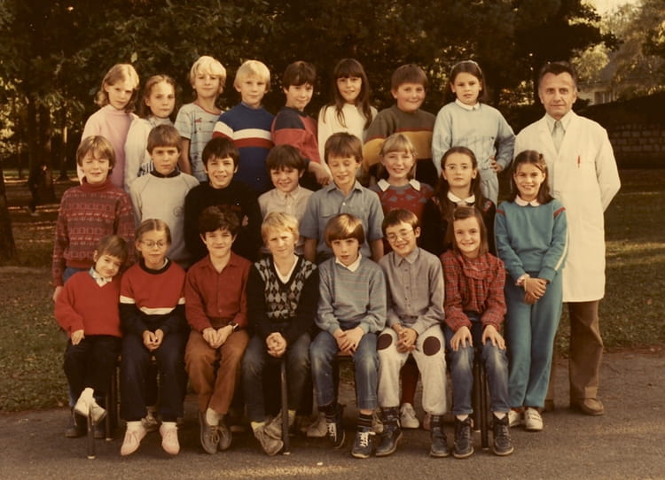 Photo de classe CM1 de 1984, ECOLE PRIMAIRE PIERRE ET MARIE CURIE ...