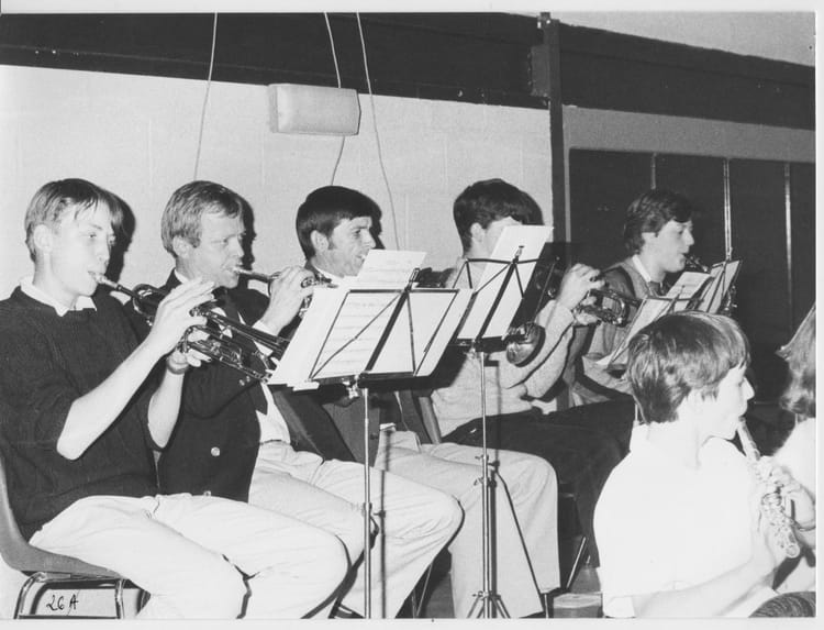photo-de-classe-ecole-de-musique-de-st-ouen-de-touberville-de-1985