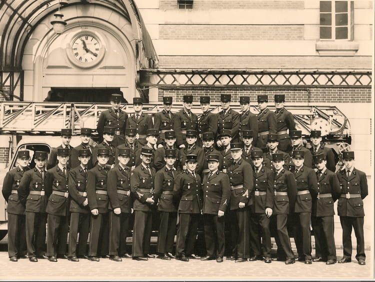 Photo De Classe MONTMARTRE Instruc De Mars 1965 De 1965 BRIGADE DE photo-de-classe-montmartre-instruc-de-mars-1965-de-1965-brigade-de