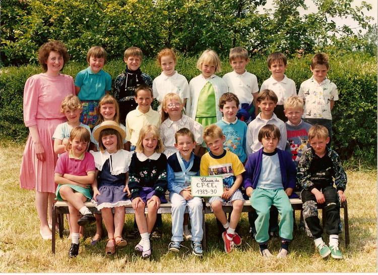 Photo de classe CP CE1 89-90 de 1989, Ecole Georges Brassens ...
