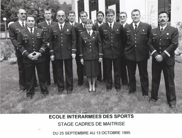 INSIGNE - ECOLE Interarmees Des Sports - E.i.s - Fontainebleau EUR 4,50 - FR