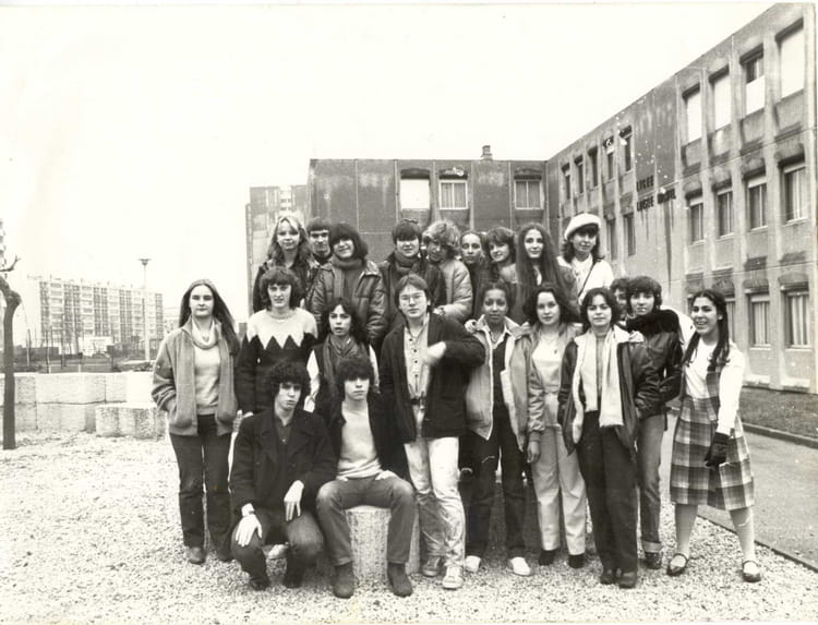 Photo de classe Terminale A de 1983, Lycée Louise Michel - Copains d'avant
