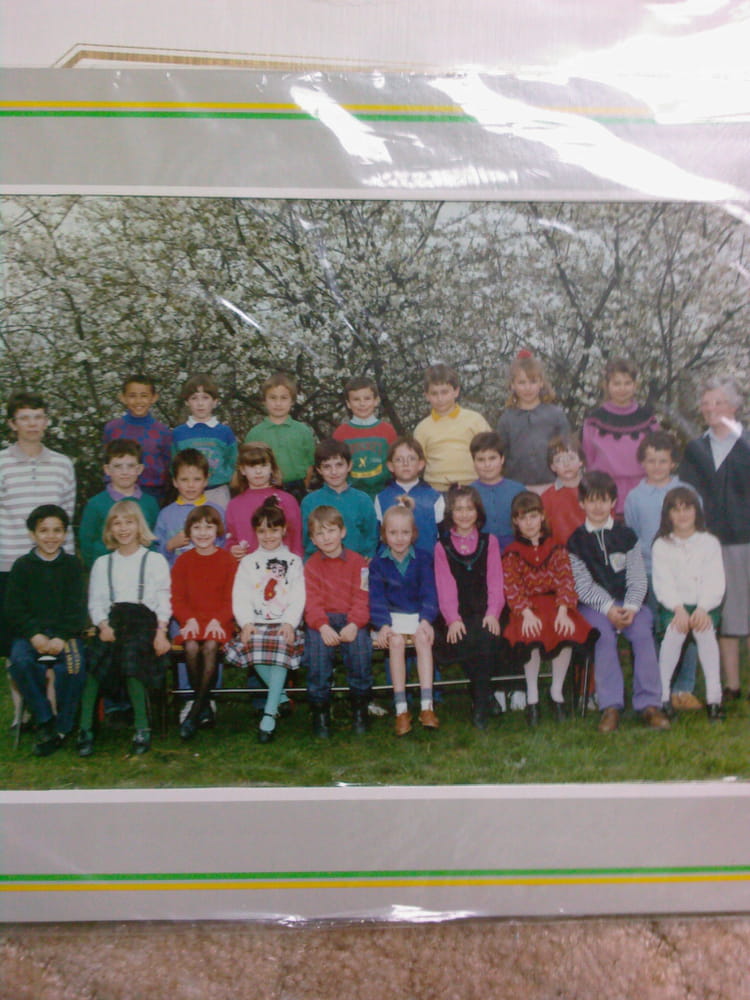 Photo de classe Ce1 de 1990, ECOLE NOTRE DAME DU BON CONSEIL Copains