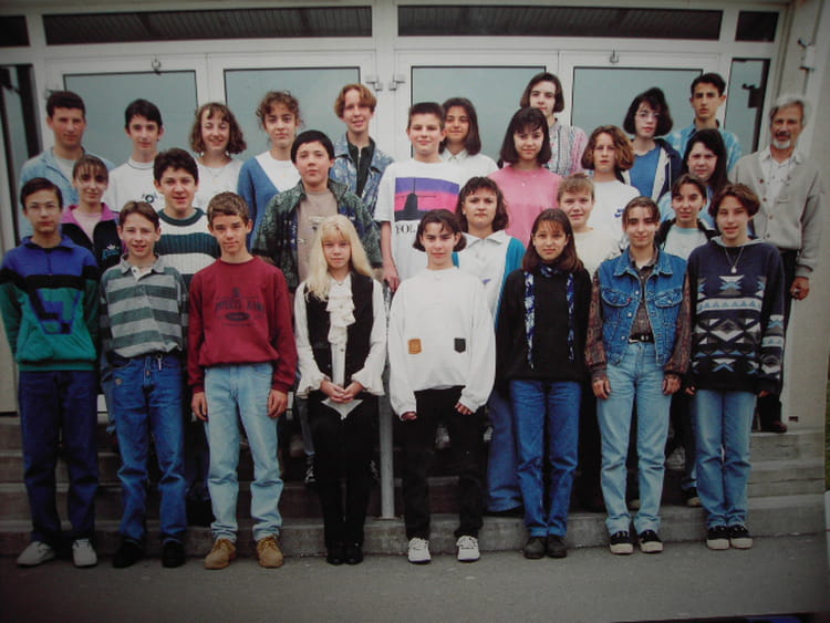 Photo de classe 3ème de 1993, Collège Ferdinand Sarrien Copains d'avant