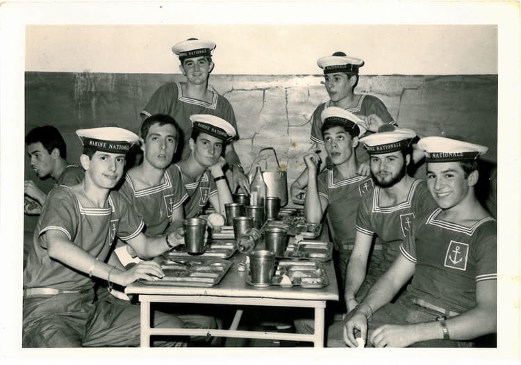 Photo de classe 09/73 de 1973, Cfm Militaire De Hourtin - Copains d'avant