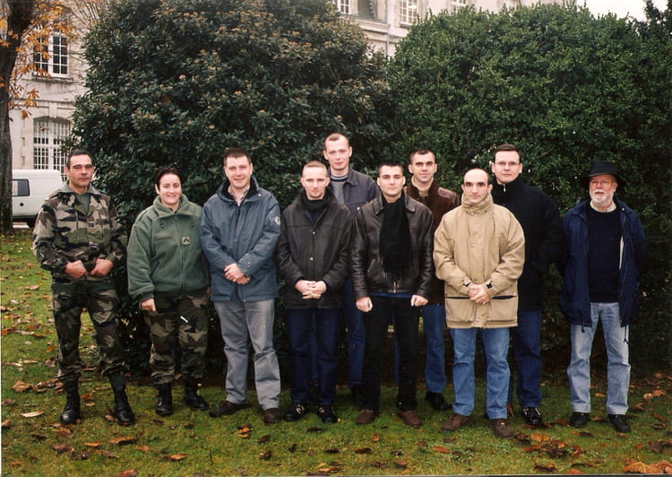 Photo de classe Reconversion de 2002, CENTRE MILITAIRE DE FORMATION PROFESSIONNELLE Copains d Photo de classe Reconversion de 2002, CENTRE MILITAIRE DE FORMATION PROFESSIONNELLE Copains d