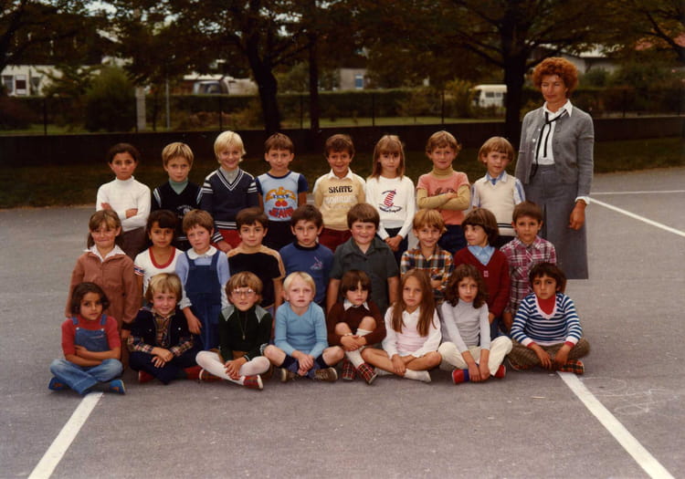 Photo de classe CE1 Classe.Mme Bodiglio Raymonde. Ecole La Jonction