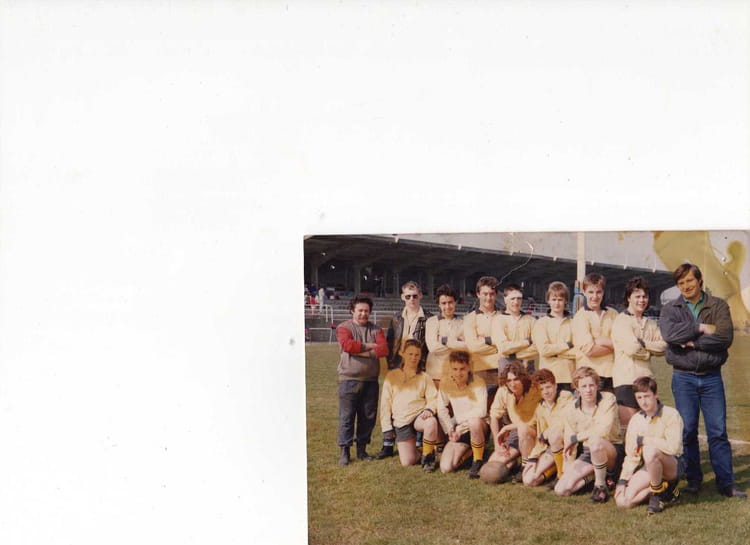 Photo Souvenir – Équipe Minimes De Pézenas – Tournoi Rugby Montpellier 1986