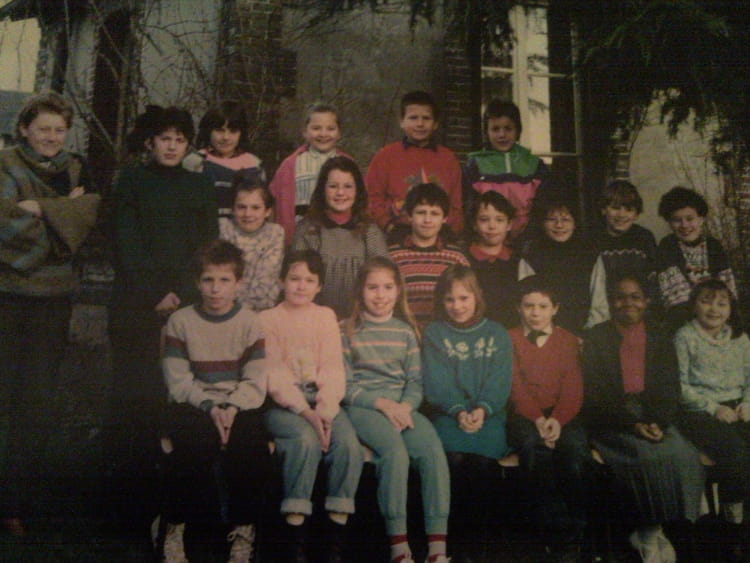 Photo de classe Cm1 de 1988, GAUVILLE LA CAMPAGNE Copains d'avant