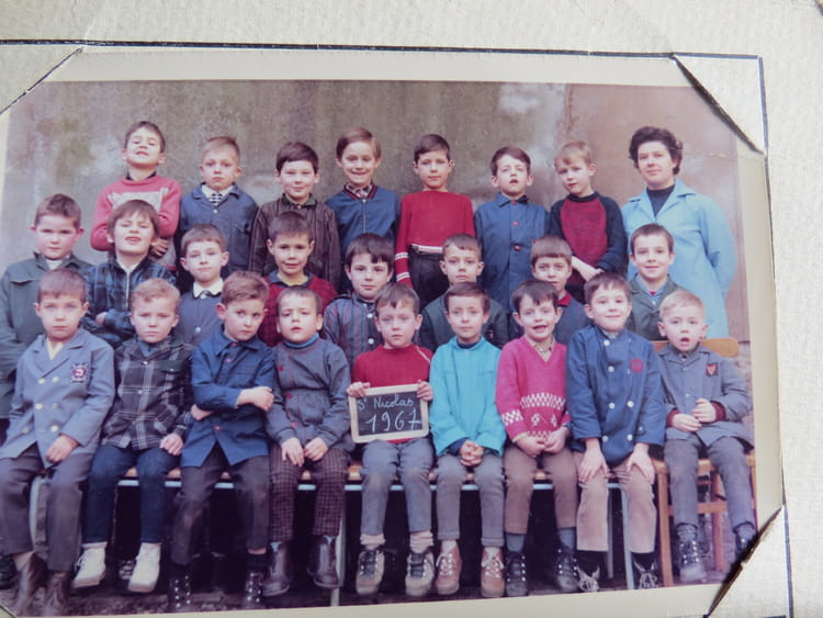 Photo de classe RECHERCHE de 1968, école De La Sainte Famille Toul